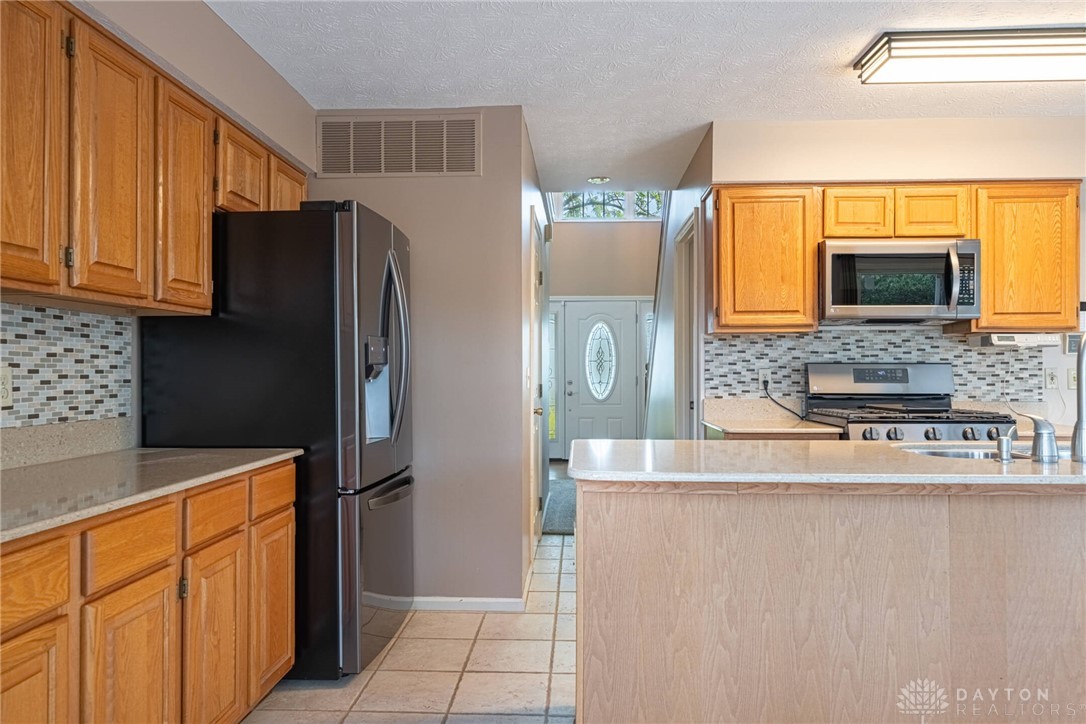 626 Cassel Creek Drive, Vandalia, Ohio image 12