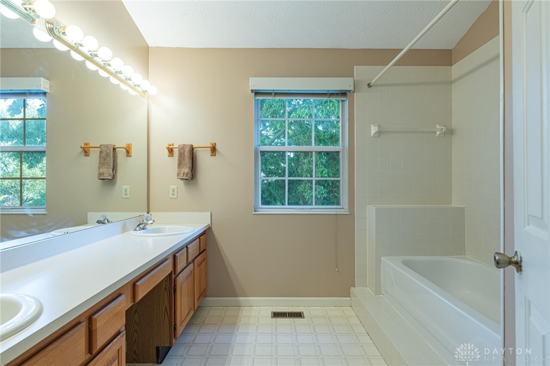 626 Cassel Creek Drive, Vandalia, Ohio image 18