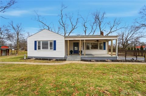 Photo of 7760 Middletown Germantown Road, Middletown, OH 45042 (MLS # 952484)