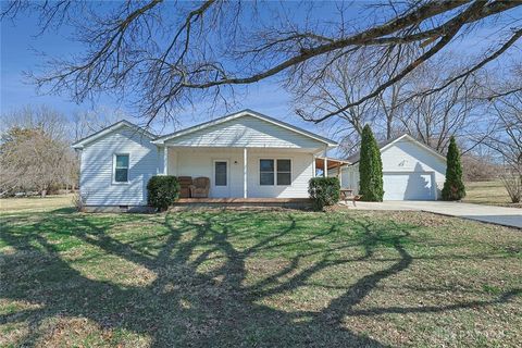 Photo of 5604 State Route 123, Franklin, OH 45005 (MLS # 952934)