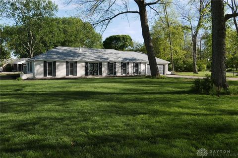 Photo of 725 Hickory Hollow, Troy, OH 45373 (MLS # 957581)