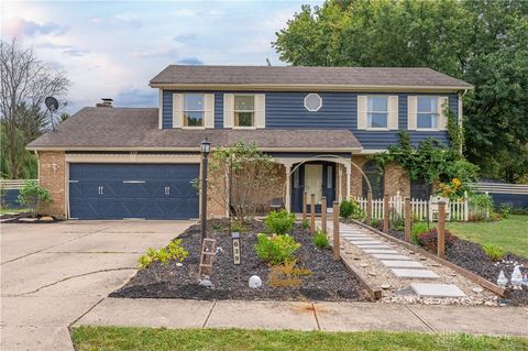 Photo of 639 Birchcreek Way, Springboro, OH 45066 (MLS # 944468)