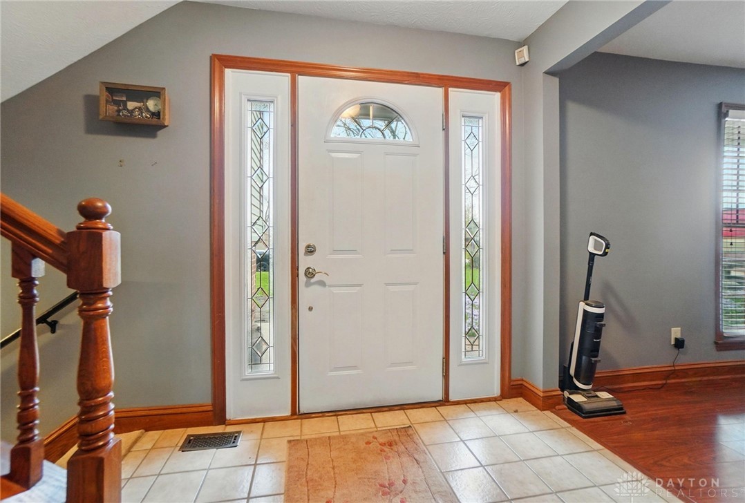 2449 S Old Oaks Drive, Beavercreek, Ohio image 4