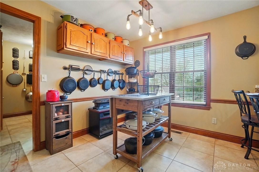 2449 S Old Oaks Drive, Beavercreek, Ohio image 21