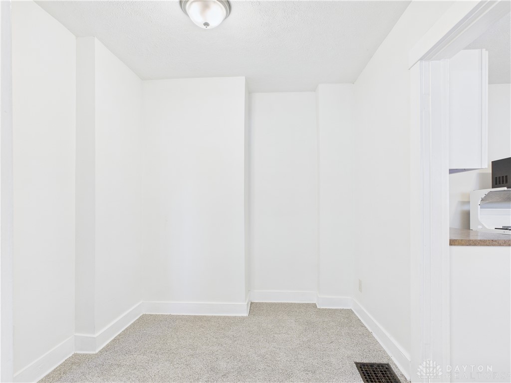 Moraine, Ohio 45439, United States, 2 Bedrooms Bedrooms, ,1 BathroomBathrooms,Residential,Active,215940