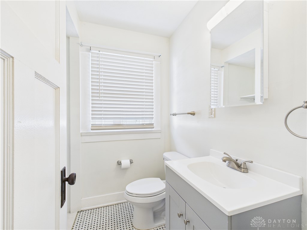 Moraine, Ohio 45439, United States, 2 Bedrooms Bedrooms, ,1 BathroomBathrooms,Residential,Active,215940