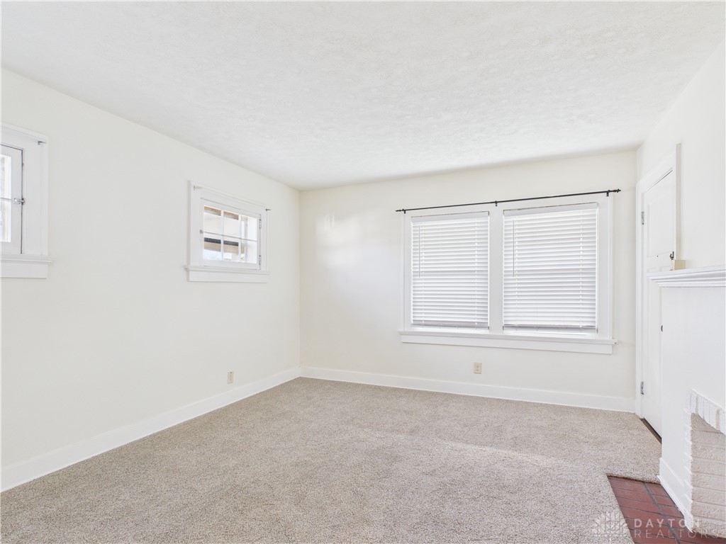 Moraine, Ohio 45439, United States, 2 Bedrooms Bedrooms, ,1 BathroomBathrooms,Residential,Active,215940