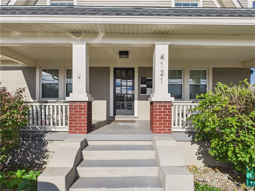 Moraine, Ohio 45439, United States, 2 Bedrooms Bedrooms, ,1 BathroomBathrooms,Residential,Active,215940