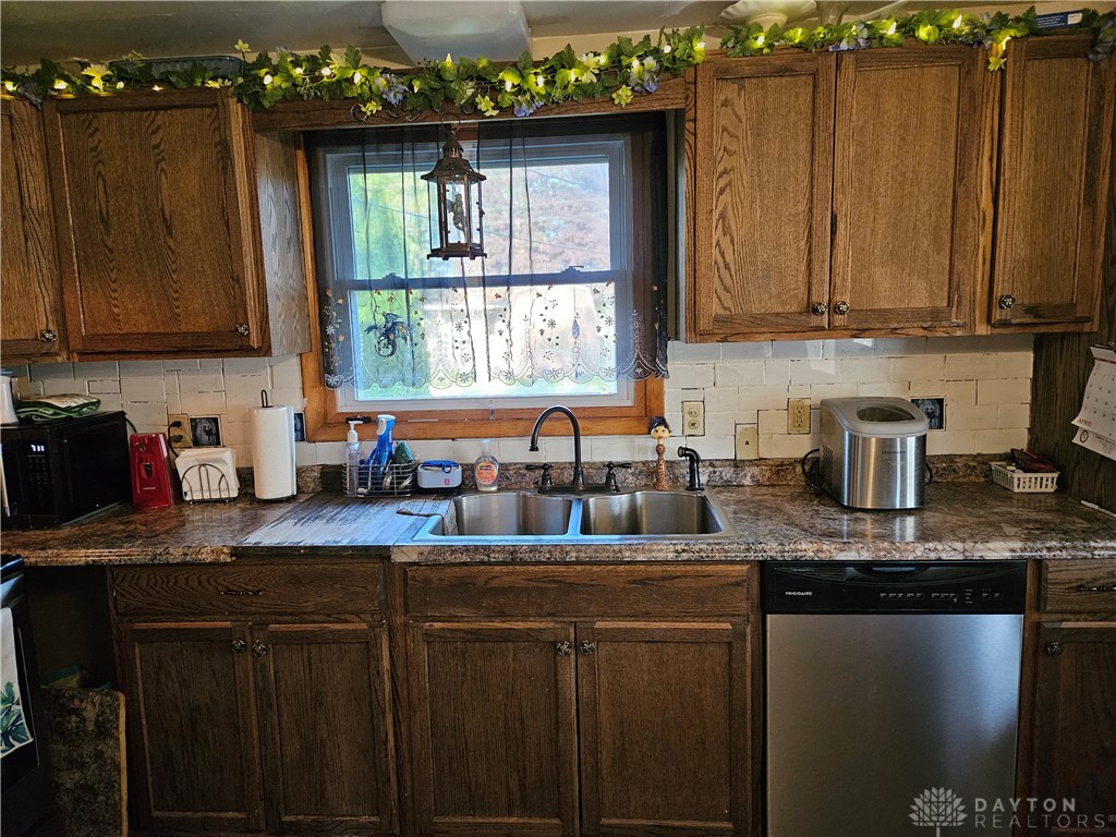 4812 Cullen Avenue, Springfield, Ohio image 2