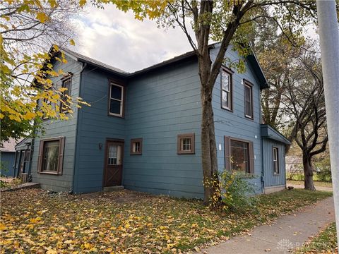 Photo of 3140 W Alex Bell Road, Dayton, OH 45449 (MLS # 948223)
