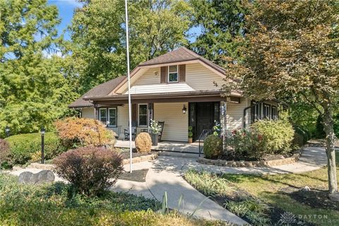 Tiny photo for 805 E Linden Avenue, Miamisburg, OH 45342 (MLS # 945368)
