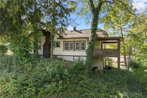 Tiny photo for 805 E Linden Avenue, Miamisburg, OH 45342 (MLS # 945368)