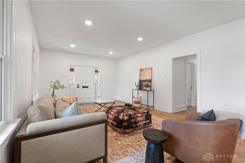 Tiny photo for 805 E Linden Avenue, Miamisburg, OH 45342 (MLS # 945368)