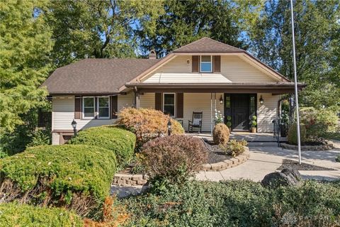 Tiny photo for 805 E Linden Avenue, Miamisburg, OH 45342 (MLS # 945368)