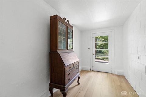 Tiny photo for 805 E Linden Avenue, Miamisburg, OH 45342 (MLS # 945368)