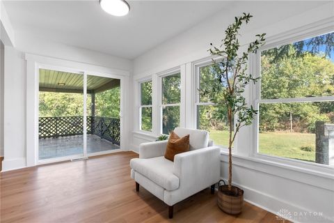 Tiny photo for 805 E Linden Avenue, Miamisburg, OH 45342 (MLS # 945368)