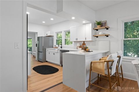 Tiny photo for 805 E Linden Avenue, Miamisburg, OH 45342 (MLS # 945368)