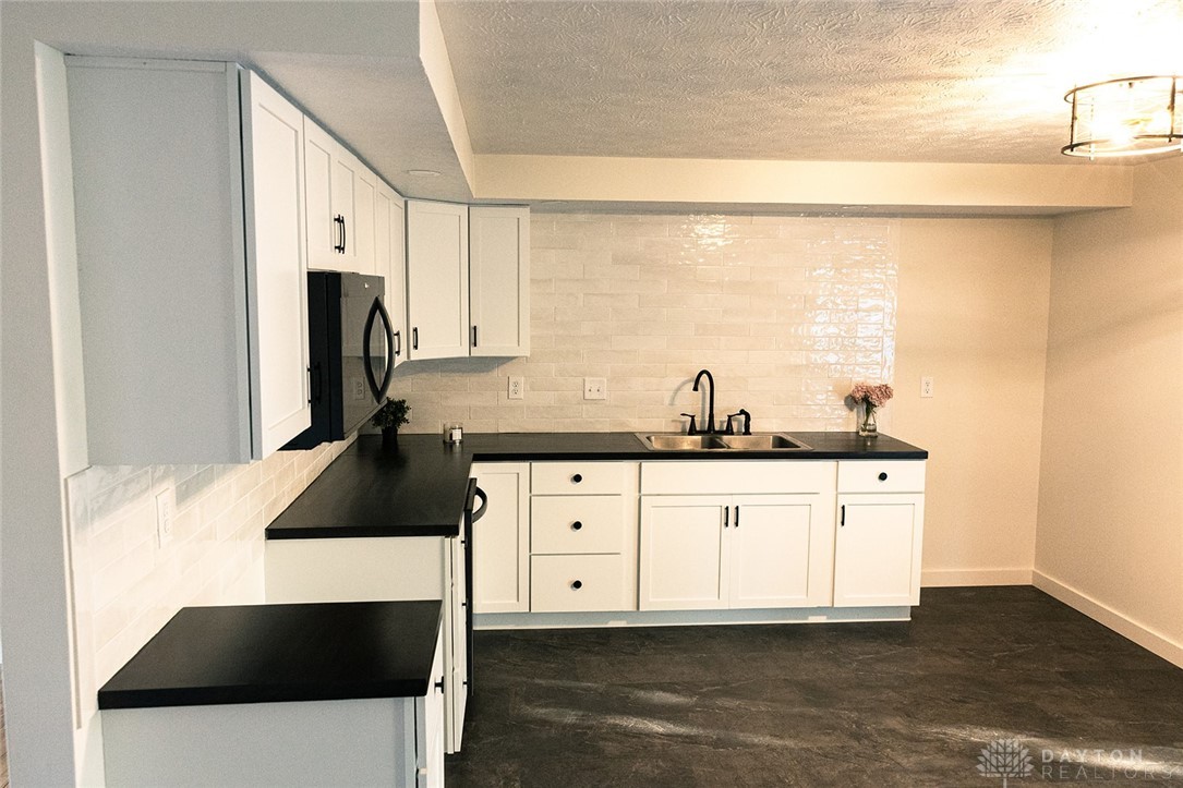 2503 Collins Drive, Sidney, Ohio image 7