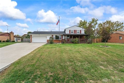 Photo of 7461 Skylark Circle, Franklin, OH 45005 (MLS # 946064)