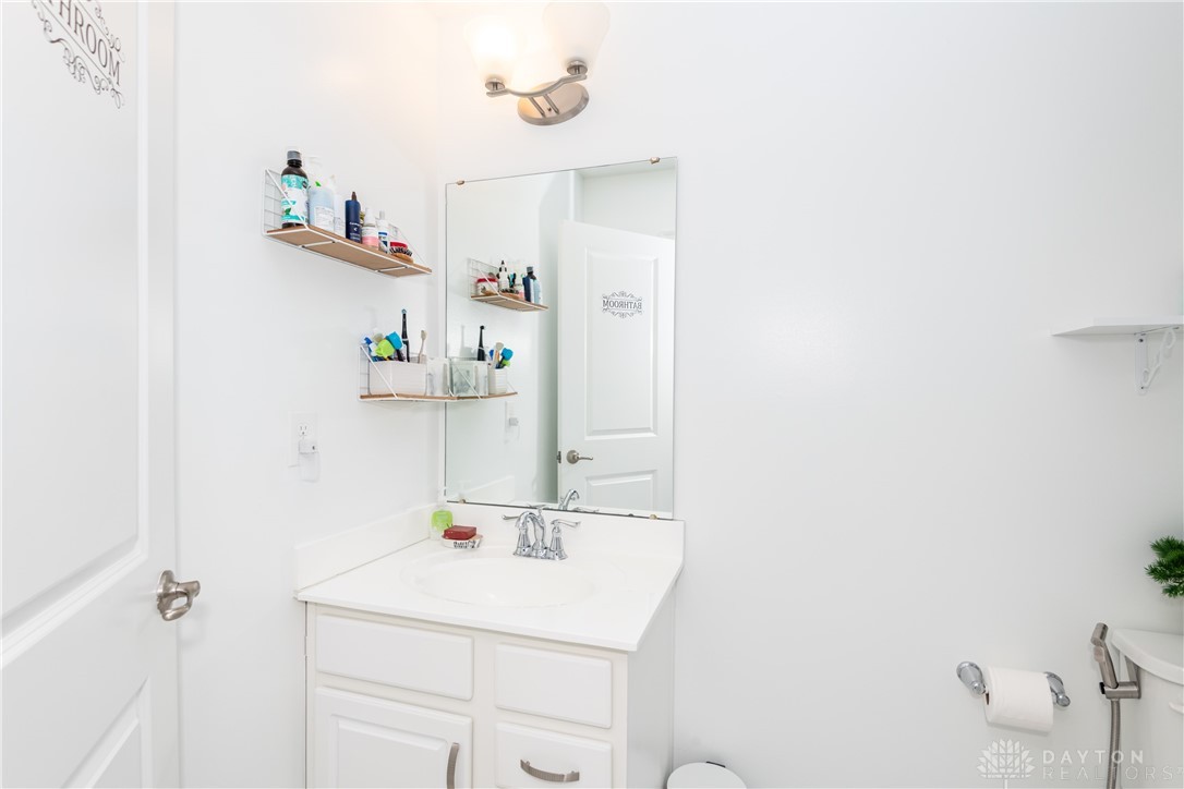 8181 Bushclover Drive, Tipp City, Ohio image 32