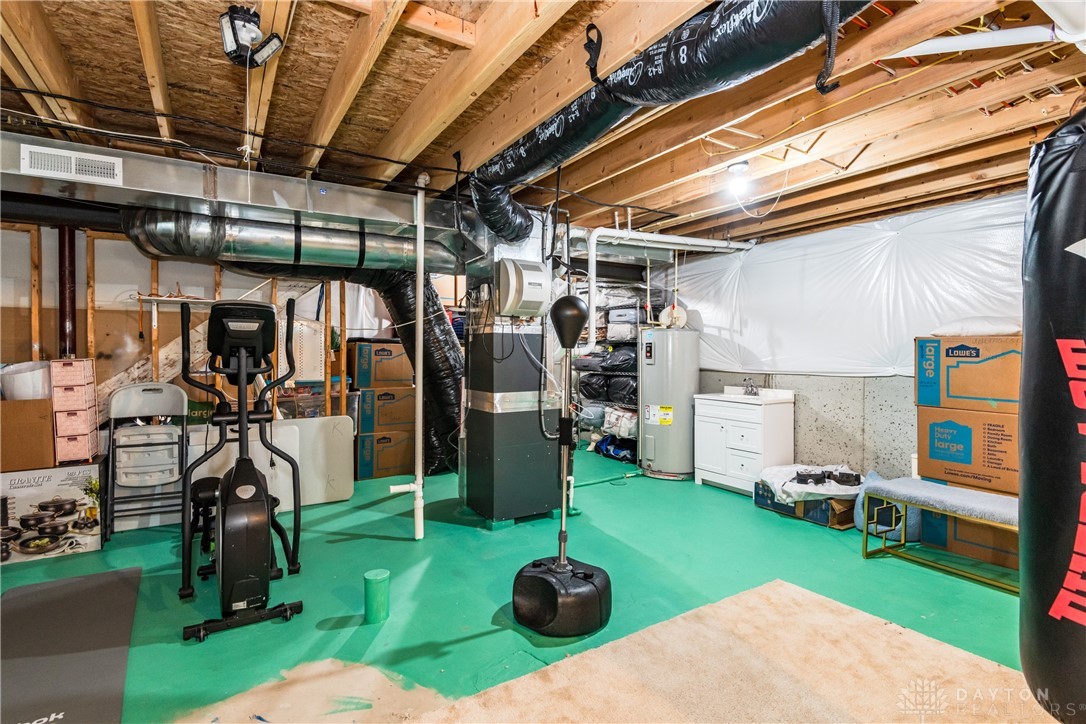 8181 Bushclover Drive, Tipp City, Ohio image 38