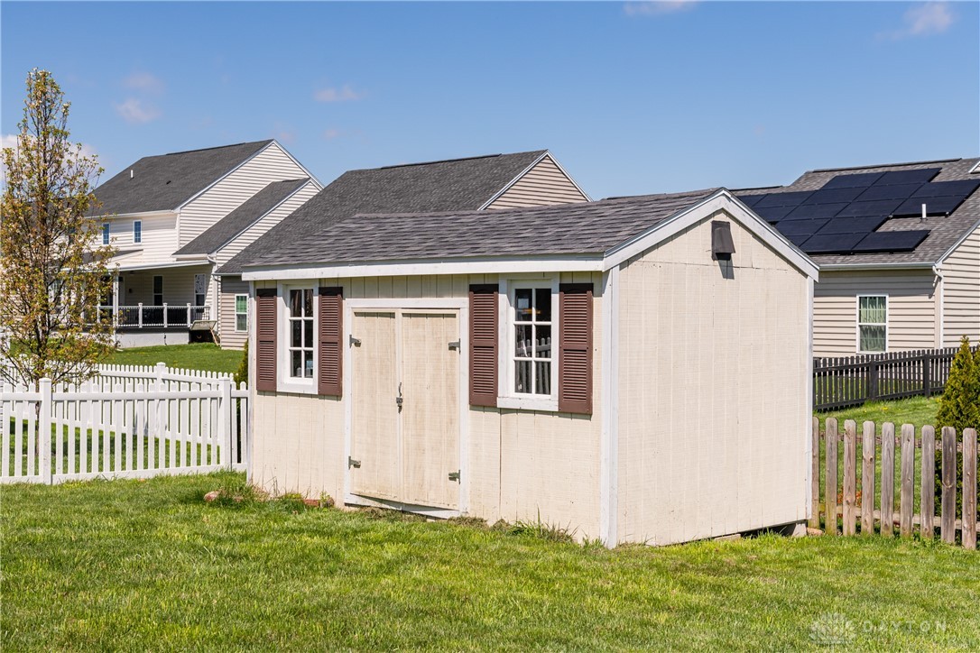8181 Bushclover Drive, Tipp City, Ohio image 42