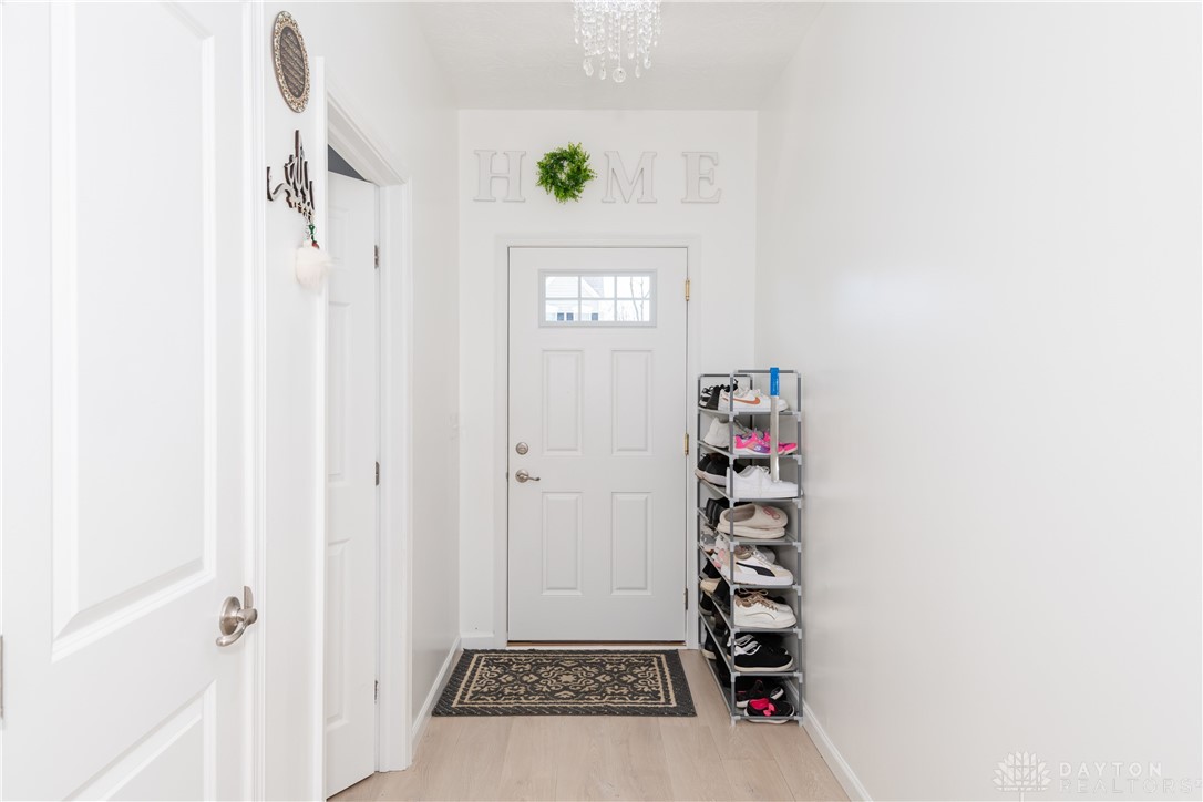 8181 Bushclover Drive, Tipp City, Ohio image 3