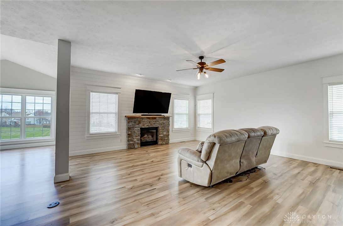 170 E Pugh Drive, Springboro, Ohio image 5