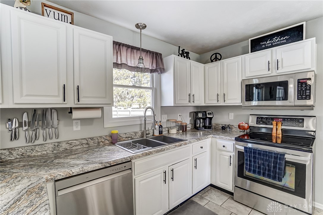1660 Hinkle Road, Springfield, Ohio image 11