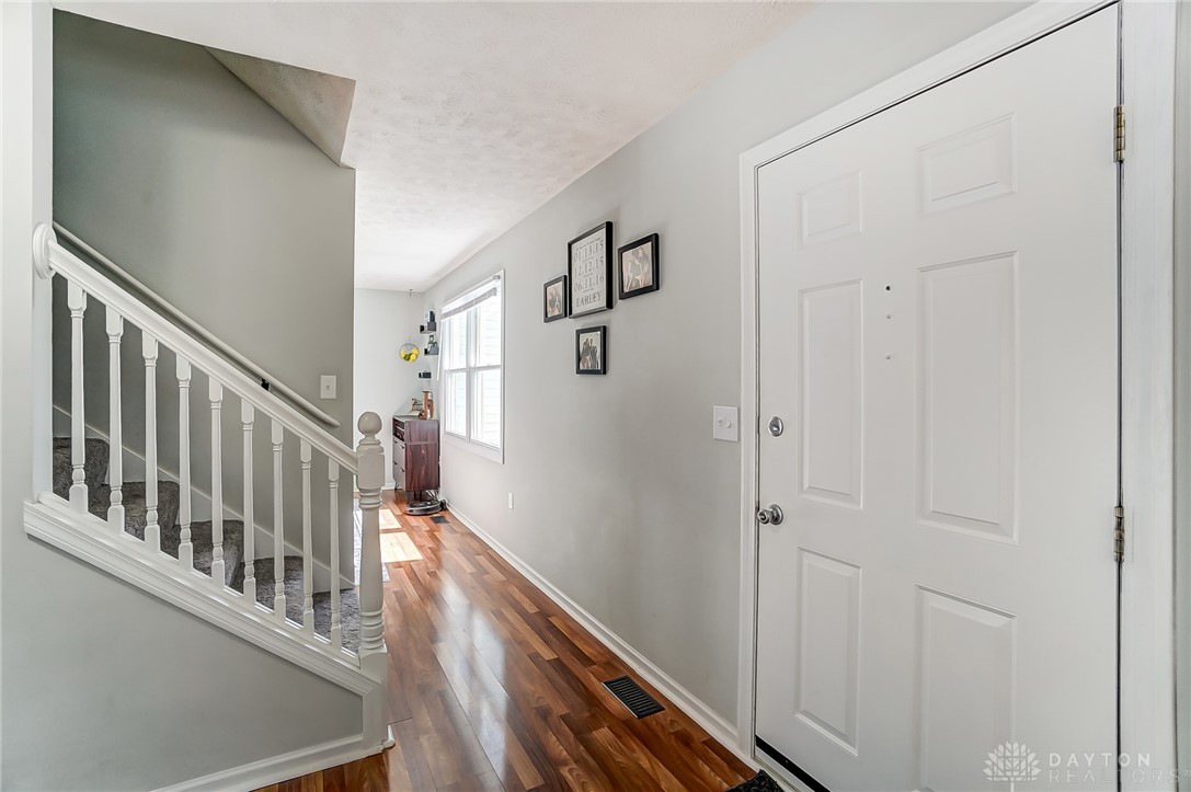 1660 Hinkle Road, Springfield, Ohio image 6