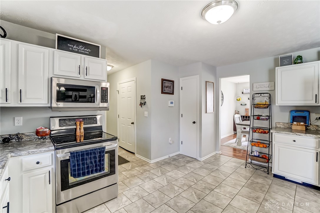 1660 Hinkle Road, Springfield, Ohio image 16