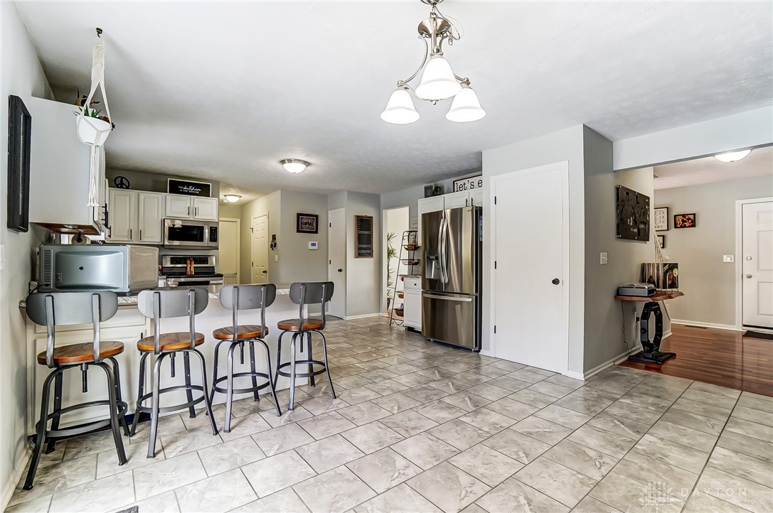 1660 Hinkle Road, Springfield, Ohio image 9