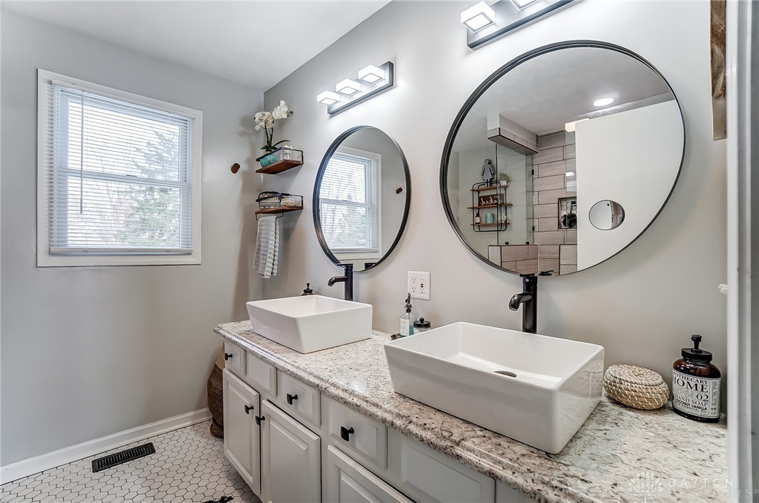 1660 Hinkle Road, Springfield, Ohio image 33