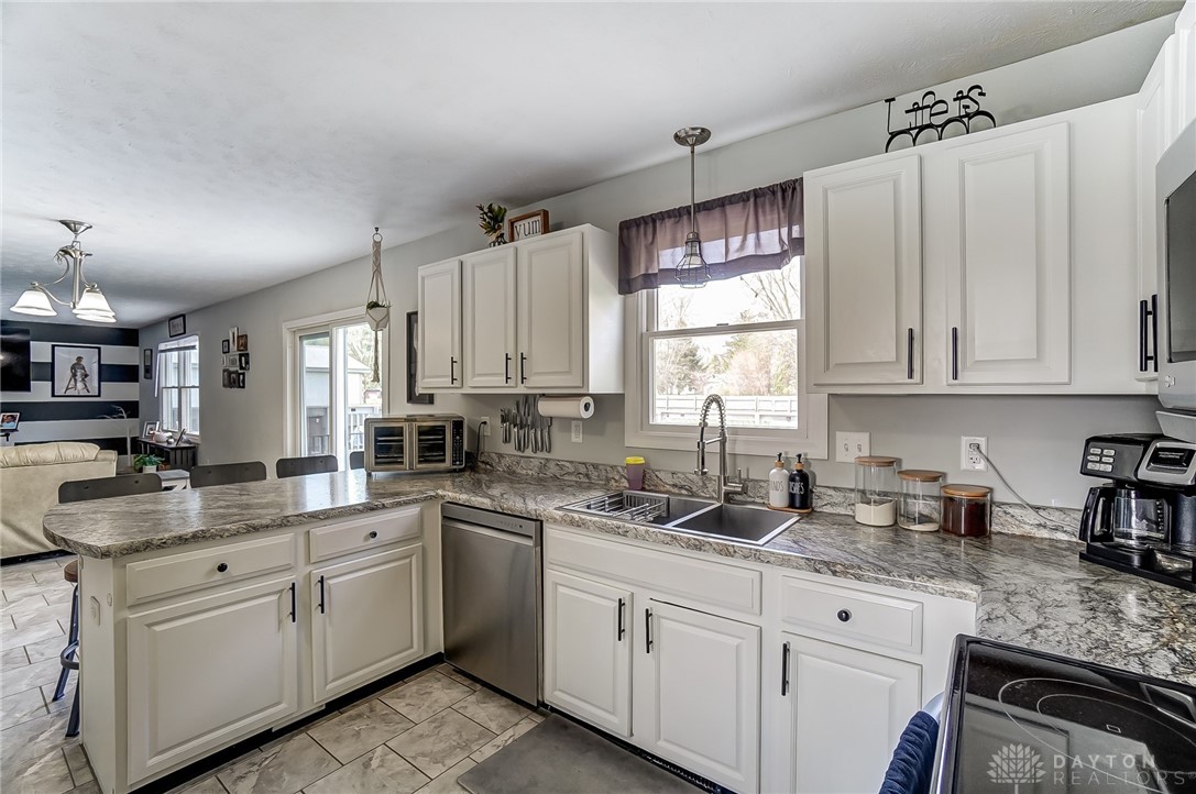 1660 Hinkle Road, Springfield, Ohio image 13