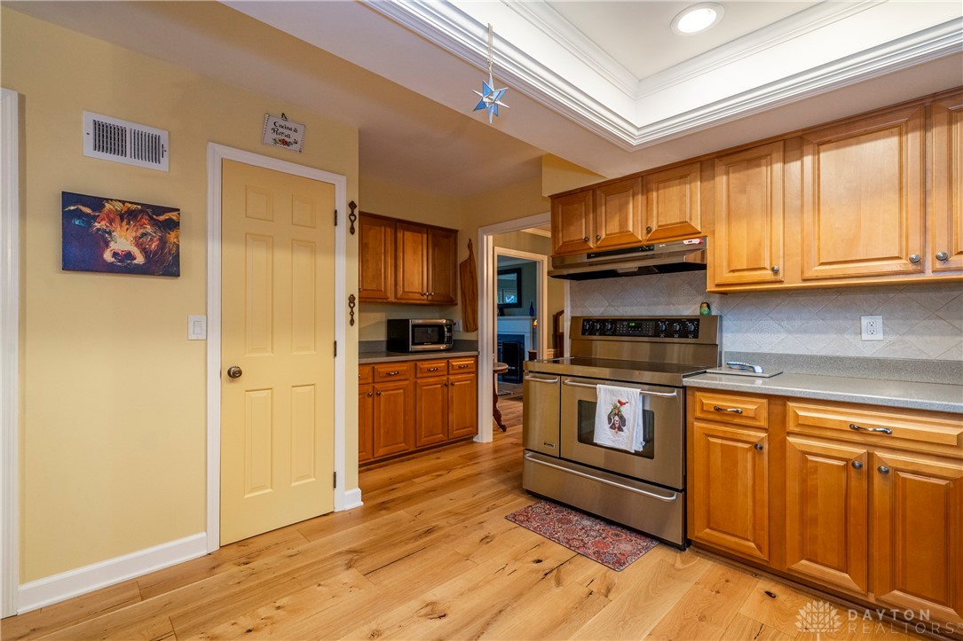 849 Barth Lane, Kettering, Ohio image 14