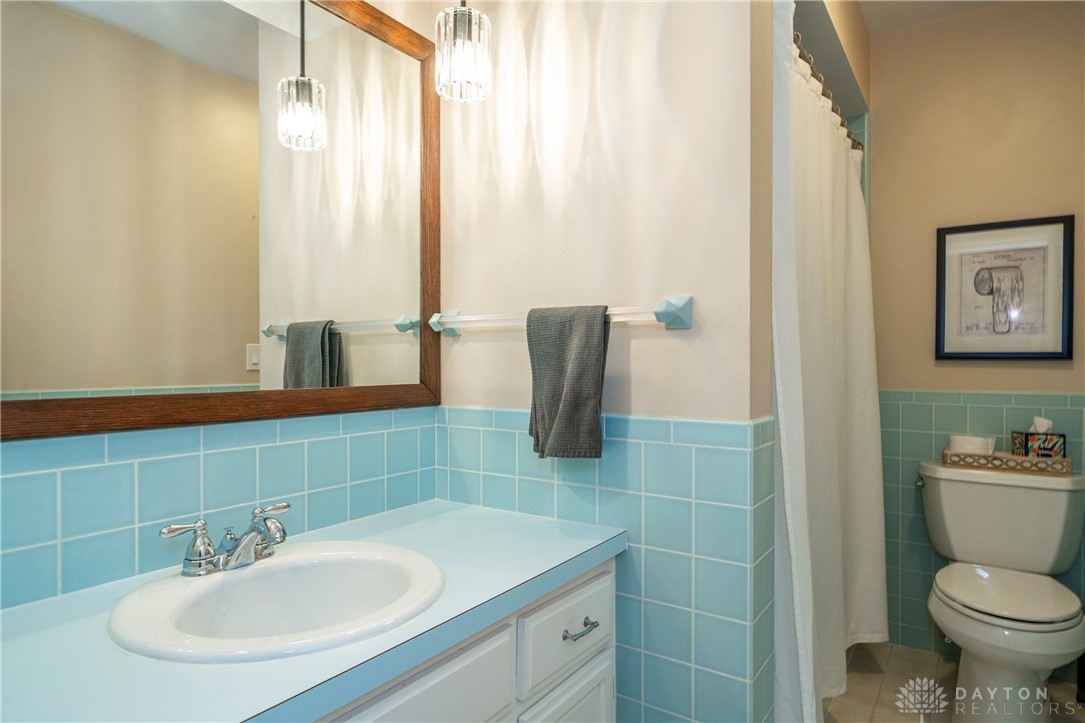 849 Barth Lane, Kettering, Ohio image 32