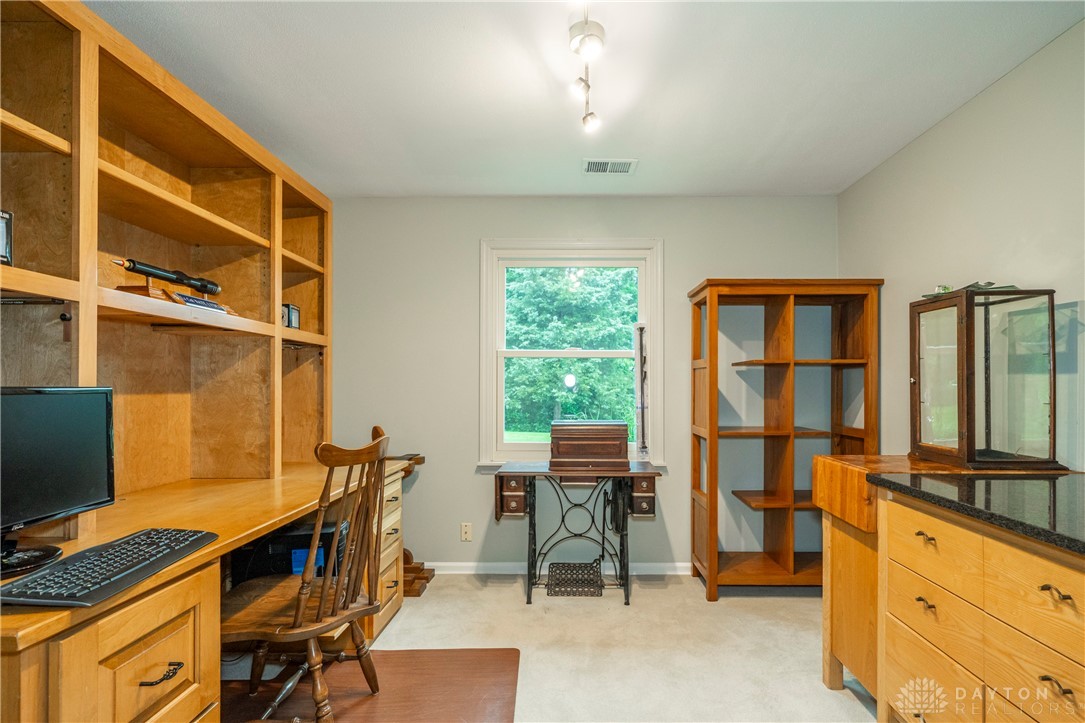 849 Barth Lane, Kettering, Ohio image 47