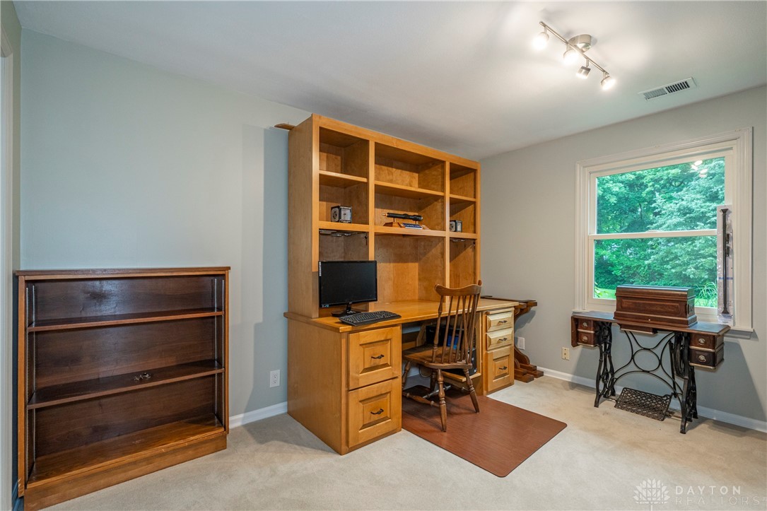 849 Barth Lane, Kettering, Ohio image 46