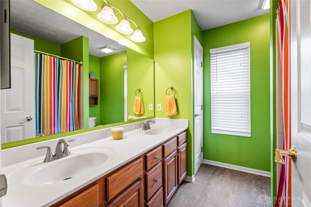 4190 Country Glen Circle, Beavercreek, Ohio image 31