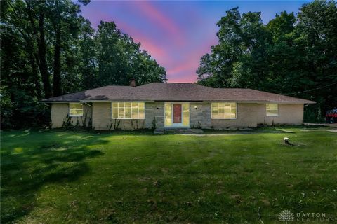 Photo of 8061 Dog Leg Road, Dayton, OH 45414 (MLS # 940507)