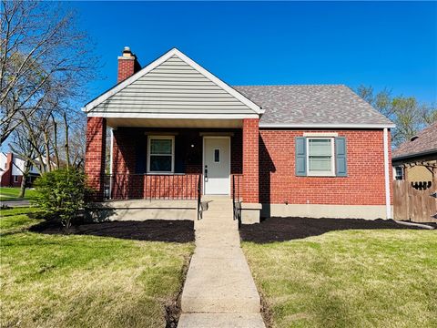 Photo of 2725 Shroyer Road, Oakwood, OH 45419 (MLS # 955974)