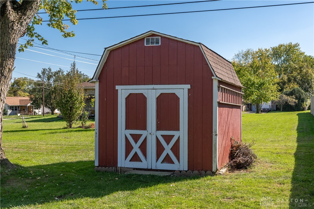 1705 S Maple Avenue, Fairborn, Ohio image 37