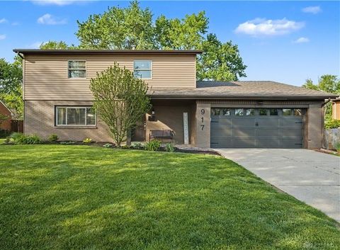 Photo of 917 Garrison Avenue, Kettering, OH 45429 (MLS # 957323)