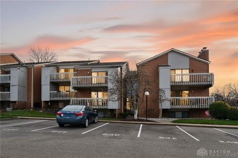 Photo of 1124 Eagle Feather Circle #161, West Carrollton, OH 45449 (MLS # 951993)