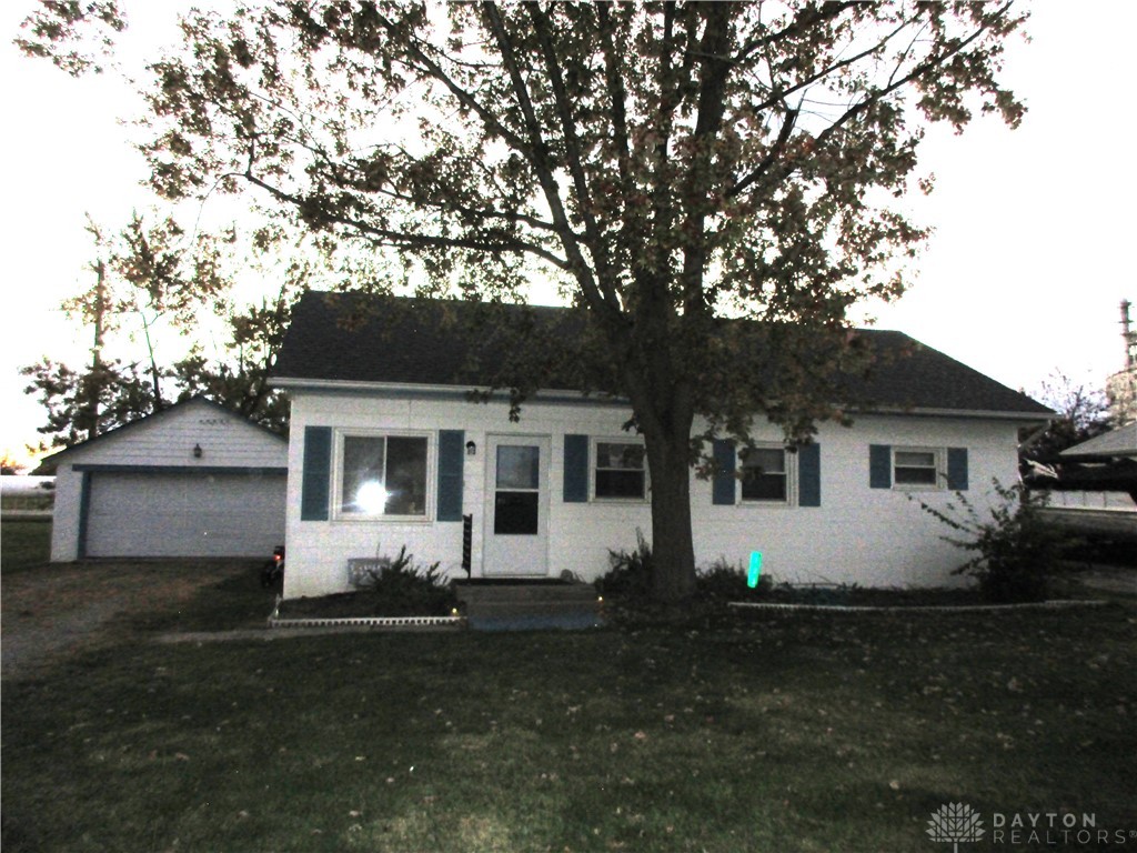 133 Sandhurst Street, Verona, Ohio image 1