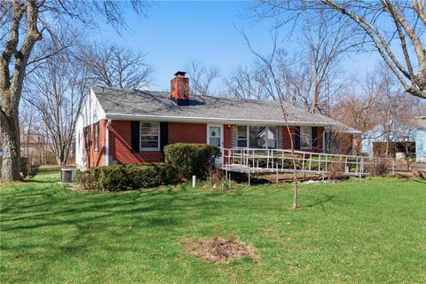 Homes For Sale - 241 Grand Vista Drive<br/> Beavercreek, OH 45440