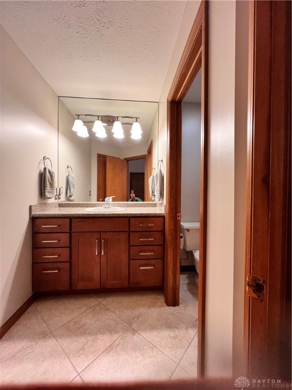 1009 Highpoint Drive, Springboro, Ohio image 14