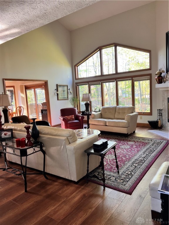 1009 Highpoint Drive, Springboro, Ohio image 4