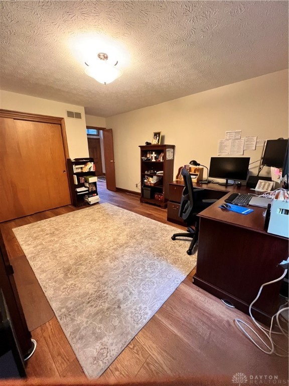1009 Highpoint Drive, Springboro, Ohio image 16