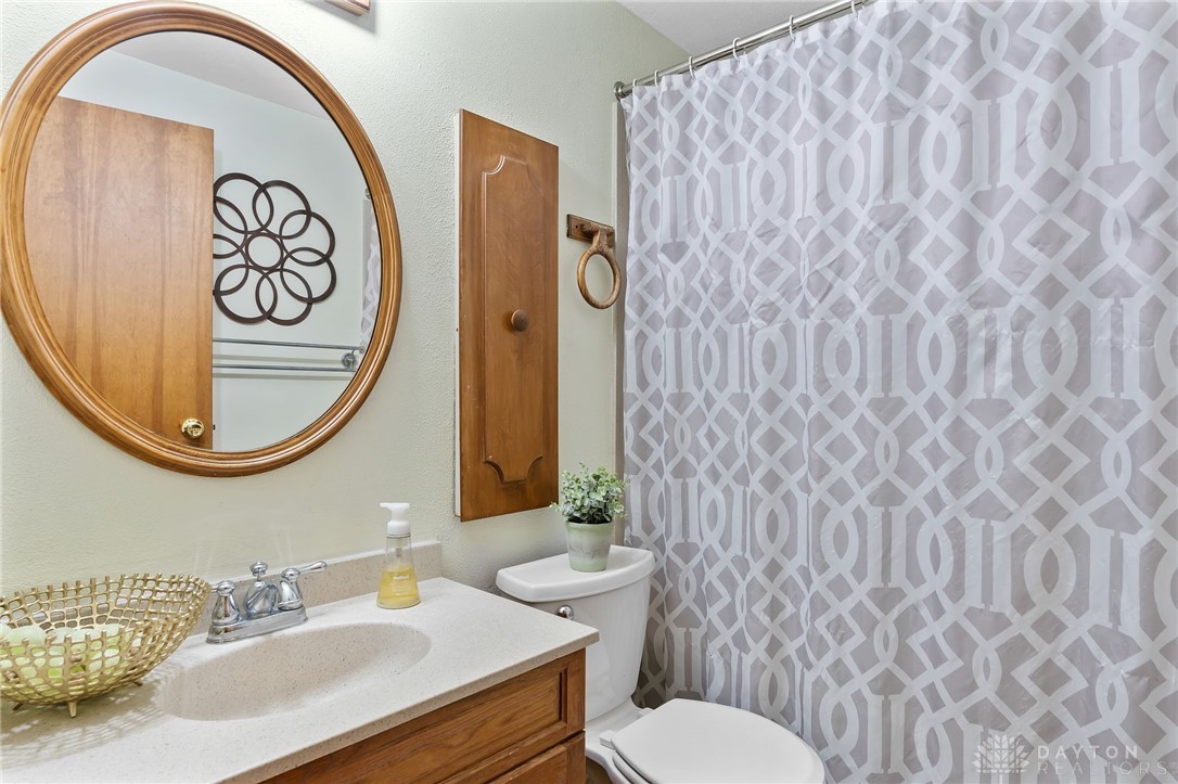 1732 Hillrose Place, Fairborn, Ohio image 33